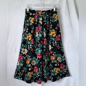 VTG Cristin Stevens size medium black hibiscus skirt